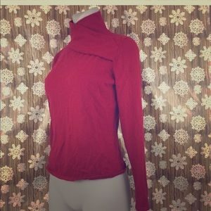 ***SOLD****Neiman’s red cashmere sweater 👠❤️👠